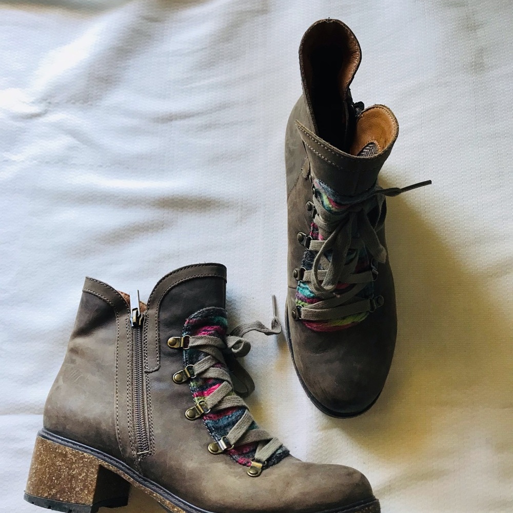 AETREX JOLEEN WOMEN'S Boots - Picture 6 of 16